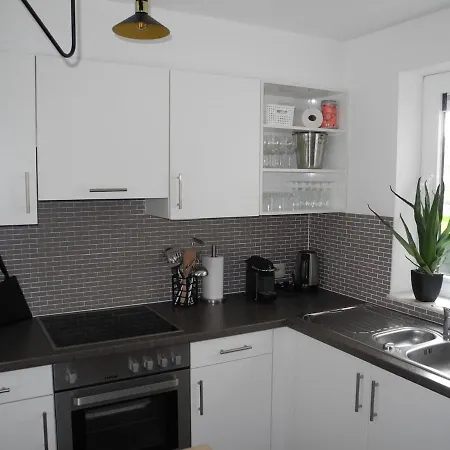 Binn G001 - Friendly Spacious